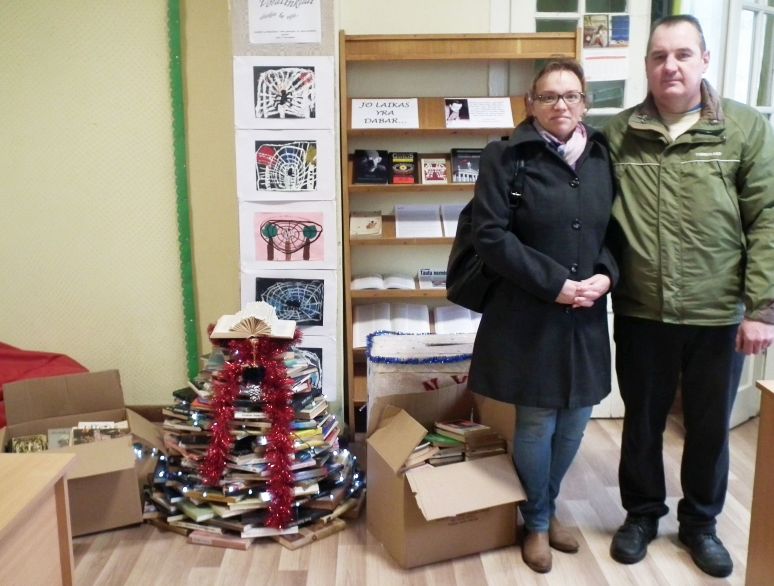 Geras knygas dovanojantiems pasvaliečiams – nuoširdi bibliotekininkų padėka
