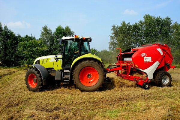 Keičiasi traktorių, savaeigių ir žemės ūkio mašinų bei jų priekabų techninės apžiūros valstybės...