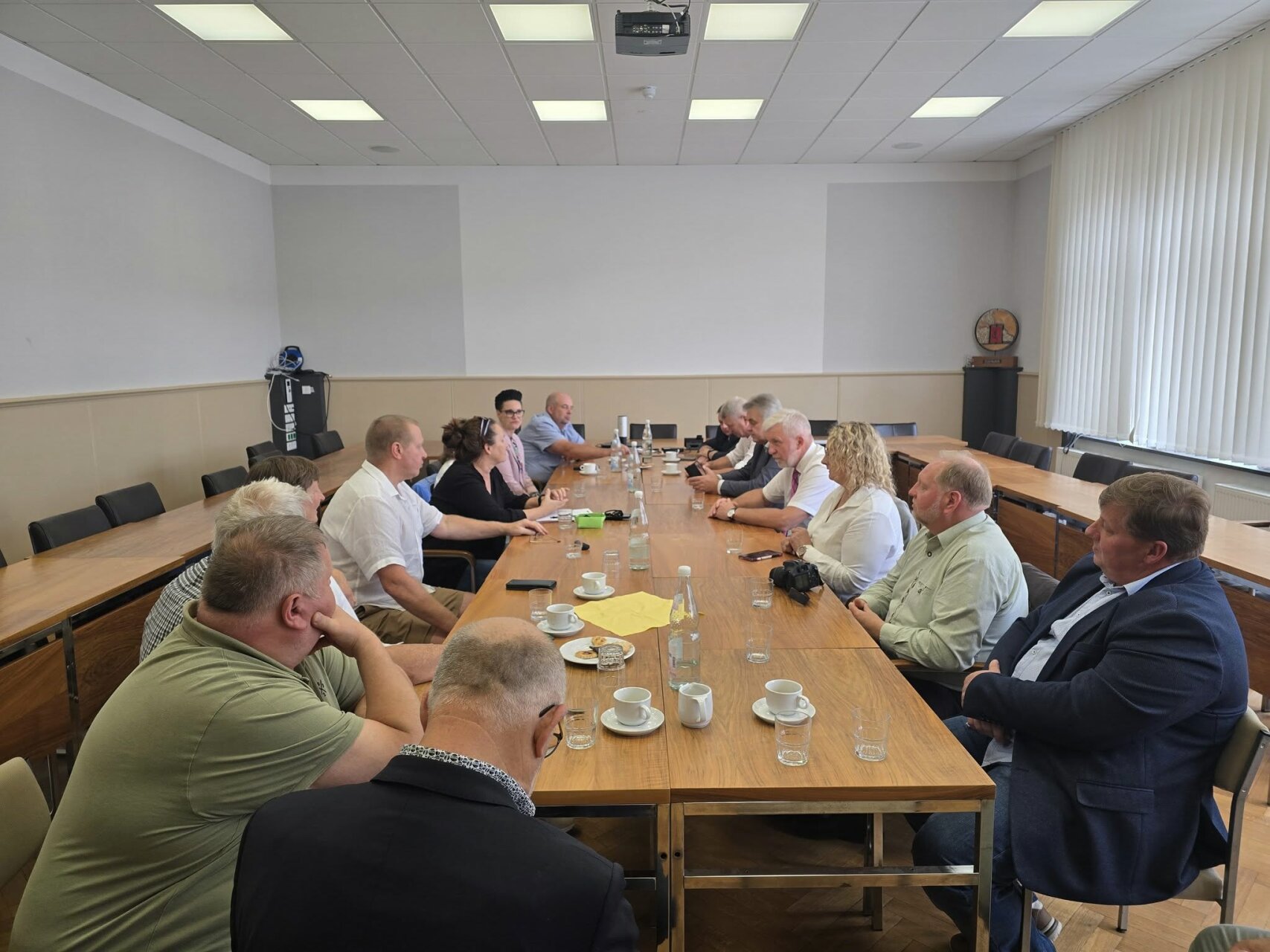 Obernkircheno miesto savivaldybės komiteto posėdžio akimirka